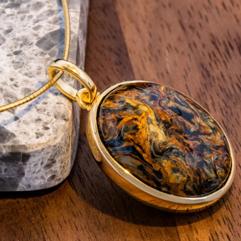 Goldener Pietersit -Silberanhänger