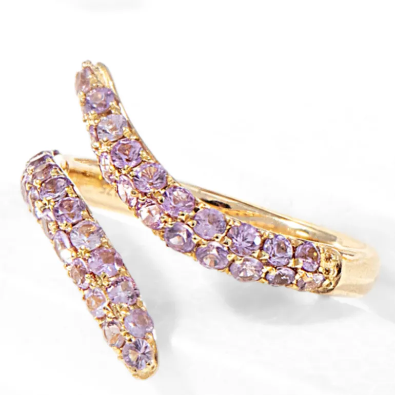 Nicht erhitzter Purpurfarbener Ceylon-Saphir-Goldring