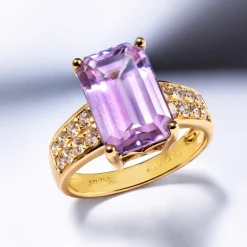 Pinkfarbener Diaspor-Goldring (AMAYANI)