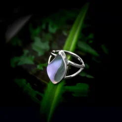 Purpurfarbener Chalzedon-Silberring (Bali Barong)